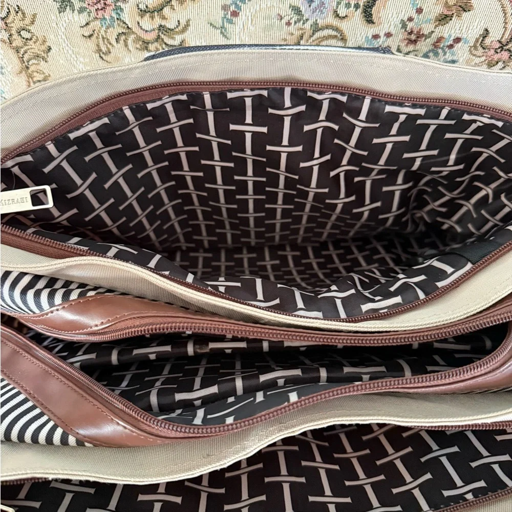 Isaac Mizrahi Large Essential Travel Tote Beige and Stripes - Picture 10 of 10